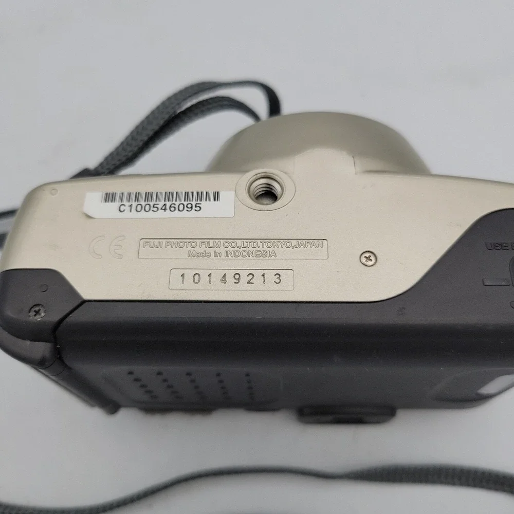 FUJIFILM Zoom Date 140 38-140mm Fujinon Lens 35mm Film Camera Gold